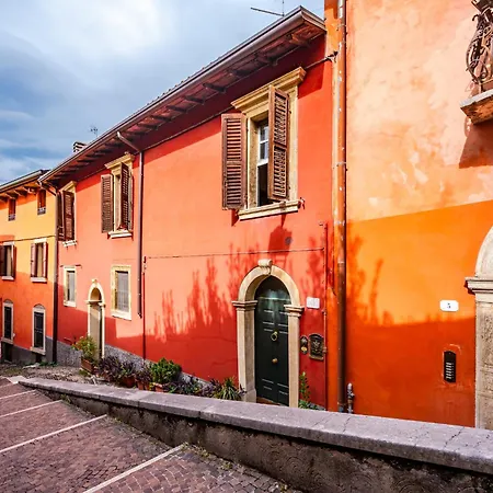Apartament Giardino Di Romeo, 100m Dal Teatro