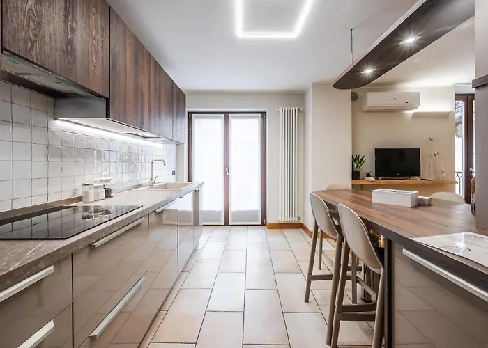 Giardino Di Romeo, 100m Dal Teatro