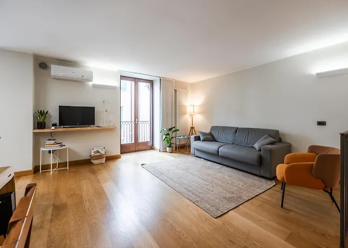 Giardino Di Romeo, 100m Dal Teatro *