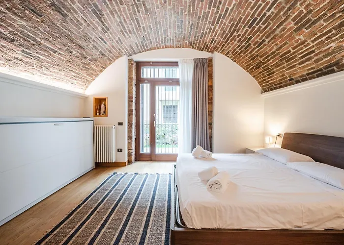 Giardino Di Romeo, 100m Dal Teatro *